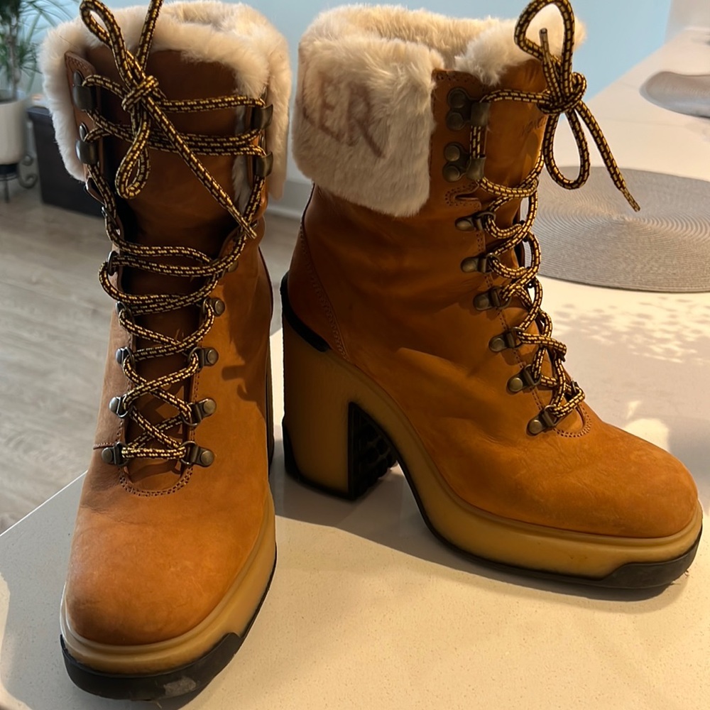 Moncler Hugh Fashion Luxury Boots in Brown - Picture 2 of 2